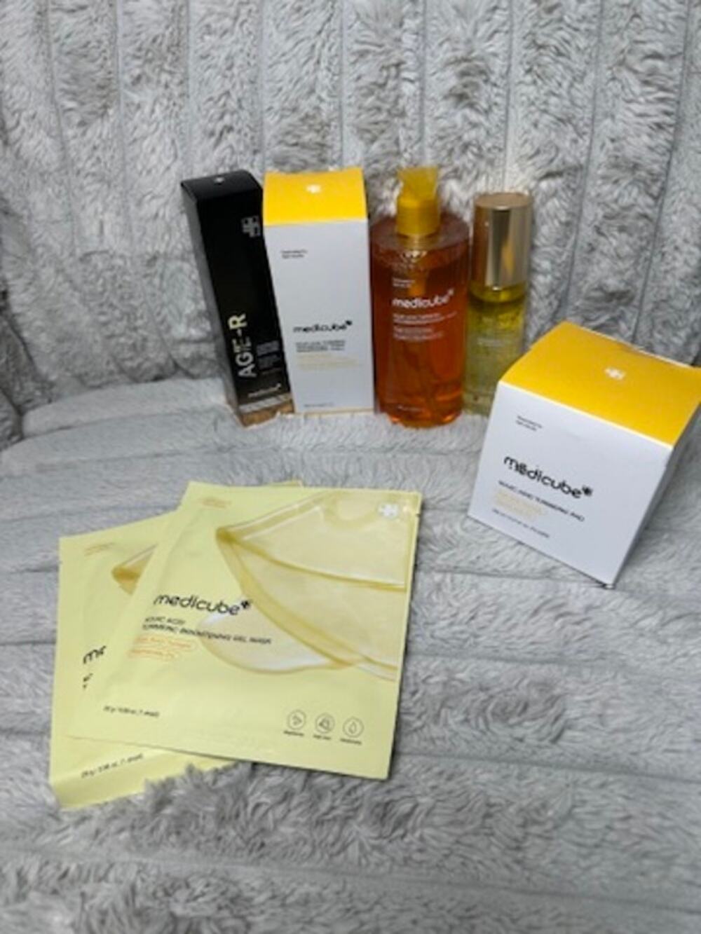 Medicube Kojic Acid Turmeric 8pc Skincare Set Pads Cleanser Serum Masks NEW